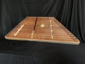 Dusty Strings ハンマーダルシマー D300入荷しました