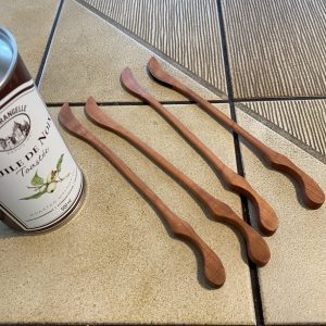 ウォールナット・オイルで着色（食べられます）